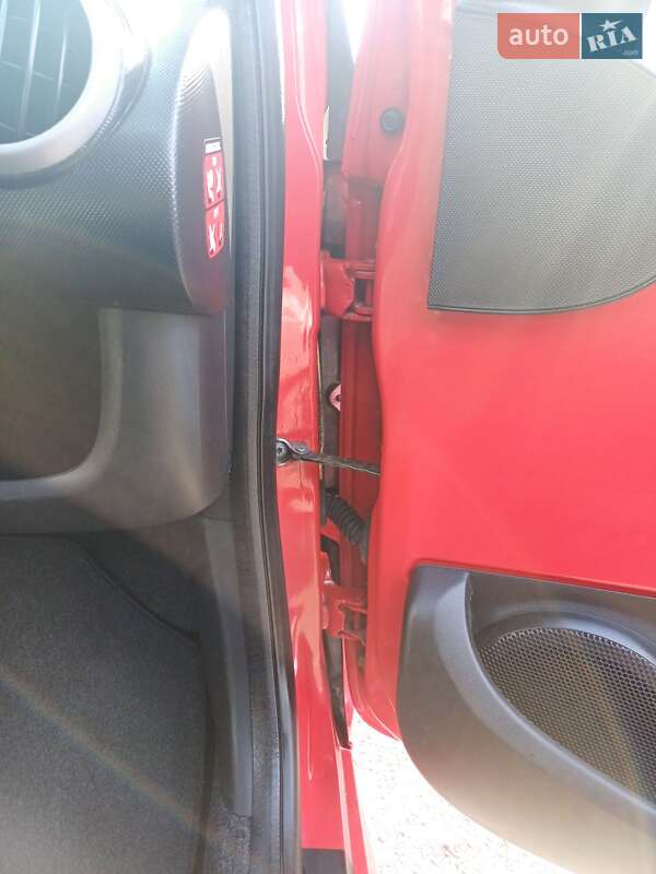 Хетчбек Citroen C1 2012 в Києві