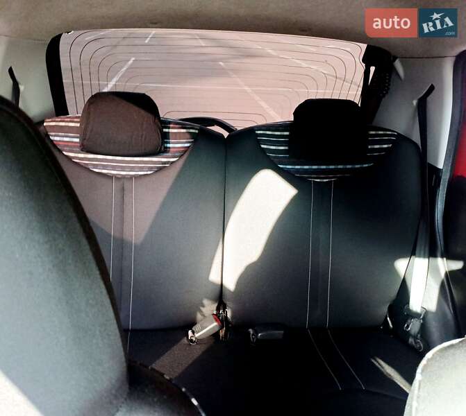 Хетчбек Citroen C1 2012 в Києві