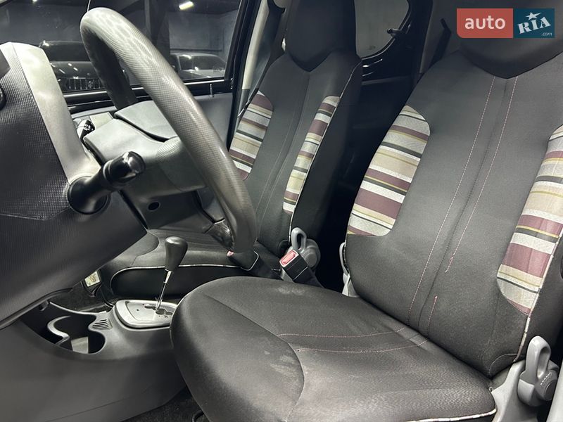 Хетчбек Citroen C1 2011 в Чернівцях фото 9 Хетчбек Citroen C1 2011 в Чернівцях