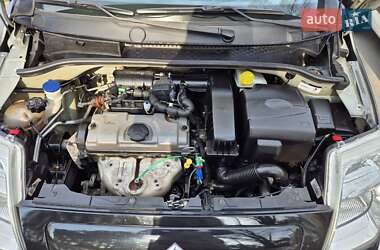 Хэтчбек Citroen C2 2008 в 