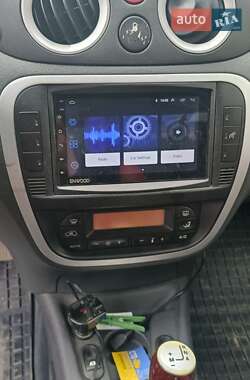 Хэтчбек Citroen C2 2006 в 