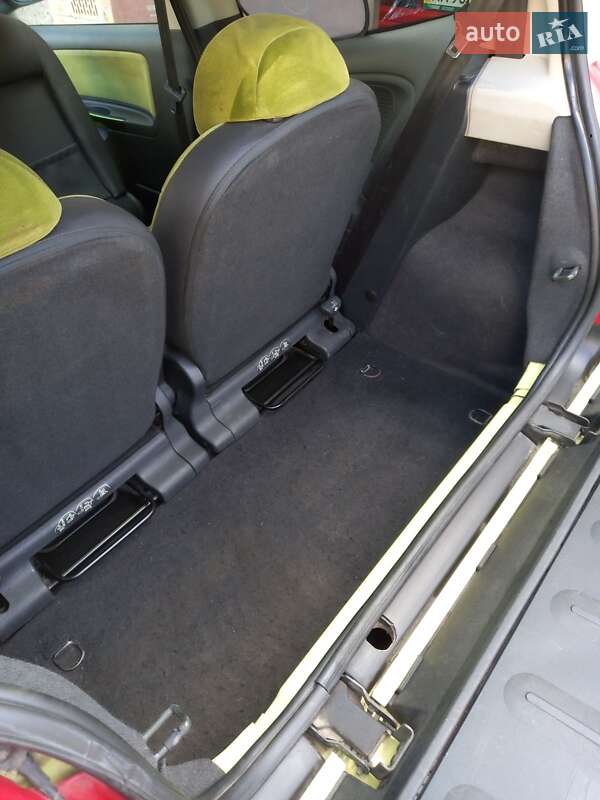 Хэтчбек Citroen C2 2004 в Киеве