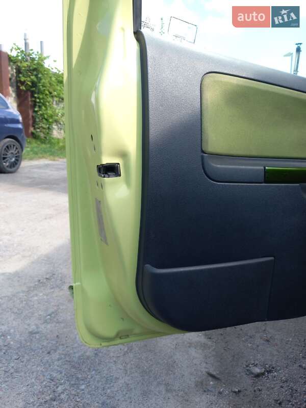 Хэтчбек Citroen C2 2004 в Киеве