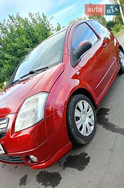 Хэтчбек Citroen C2 2006 в 