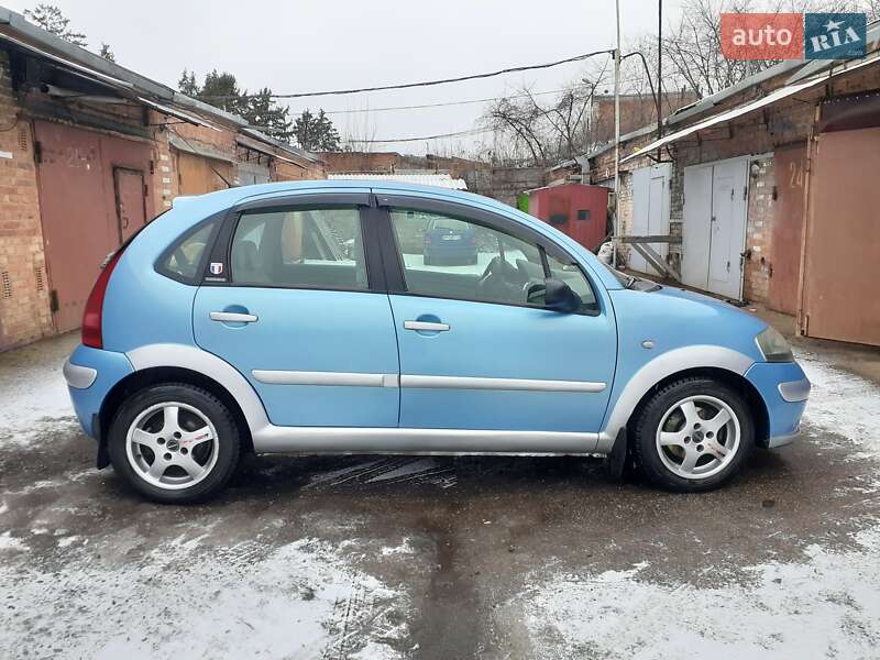 Хэтчбек Citroen C3 2003 в Сумах