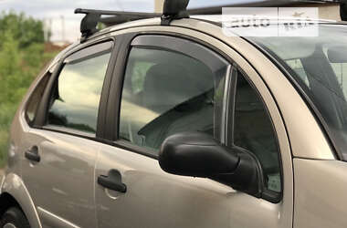 Хэтчбек Citroen C3 2006 в 