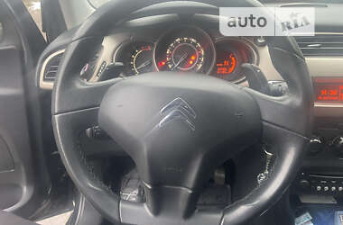 Хэтчбек Citroen C3 2013 в 