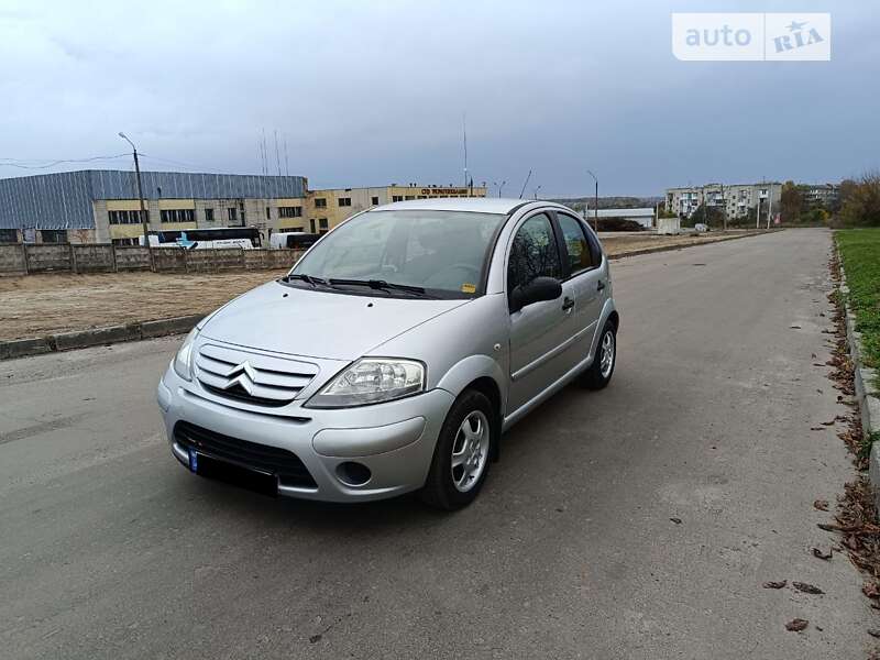 Хэтчбек Citroen C3 2009 в 