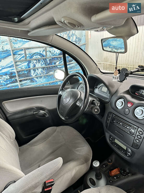 Хетчбек Citroen C3 2003 в Чернівцях