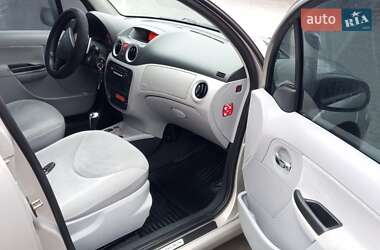 Хэтчбек Citroen C3 2006 в 