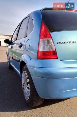 Хэтчбек Citroen C3 2003 в 