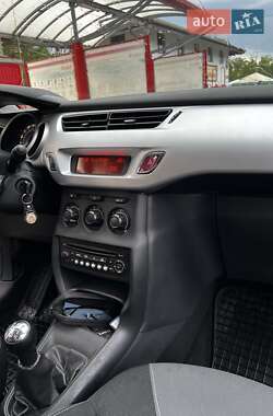 Хэтчбек Citroen C3 2012 в 