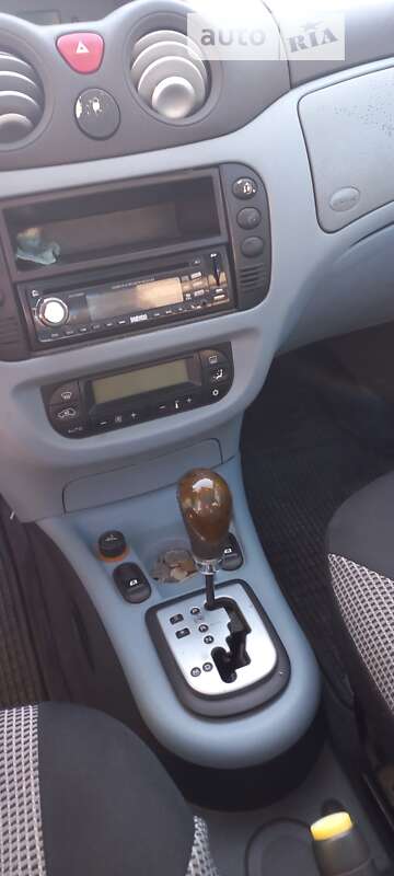 Хэтчбек Citroen C3 2002 в Новой Ушице