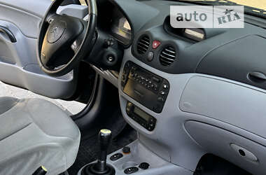 Хетчбек Citroen C3 2002 в 