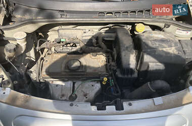 Хэтчбек Citroen C3 2009 в 