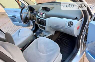 Хэтчбек Citroen C3 2003 в Стрые