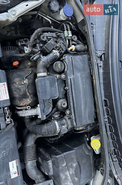 Хэтчбек Citroen C3 2007 в 