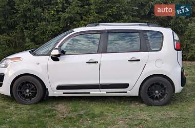Хэтчбек Citroen C3 2013 в 