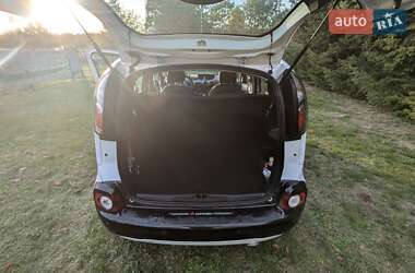 Хэтчбек Citroen C3 2013 в 
