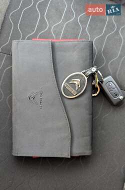 Хэтчбек Citroen C3 2013 в 
