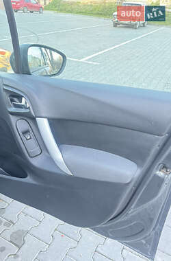 Хэтчбек Citroen C3 2012 в 