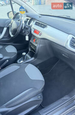 Хэтчбек Citroen C3 2012 в 