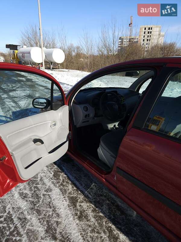 Хэтчбек Citroen C3 2002 в Луцке