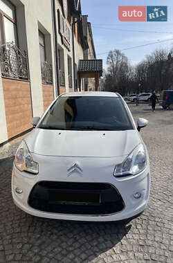 Хэтчбек Citroen C3 2012 в 