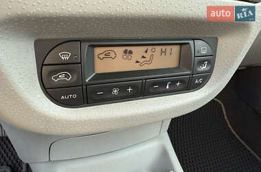 Хэтчбек Citroen C3 2004 в 