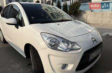 Хэтчбек Citroen C3 2012 в 