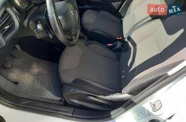 Хэтчбек Citroen C3 2015 в 
