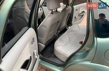 Хэтчбек Citroen C3 2006 в 