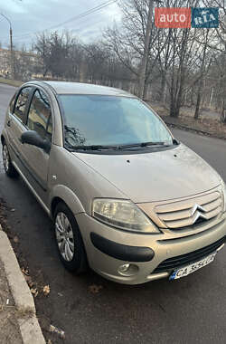 Хэтчбек Citroen C3 2006 в 