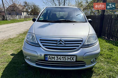 Хэтчбек Citroen C3 2005 в 