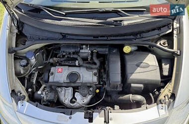 Хэтчбек Citroen C3 2005 в 