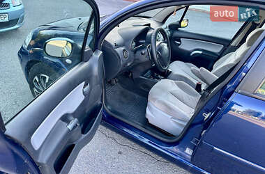 Хэтчбек Citroen C3 2004 в 