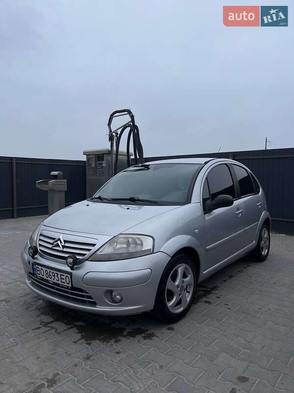 Хэтчбек Citroen C3 2005 в 