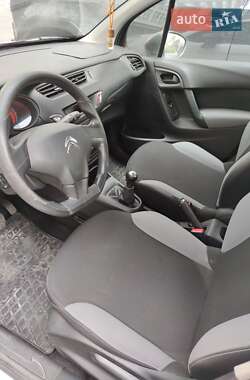 Хэтчбек Citroen C3 2013 в 