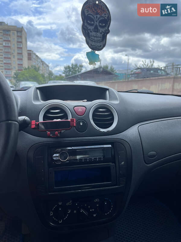 Хэтчбек Citroen C3 2007 в Киеве