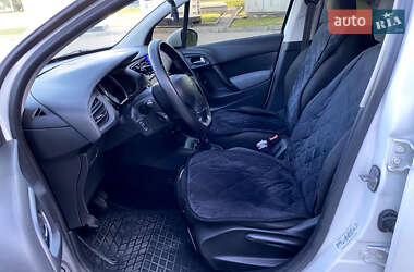 Хэтчбек Citroen C3 2010 в 