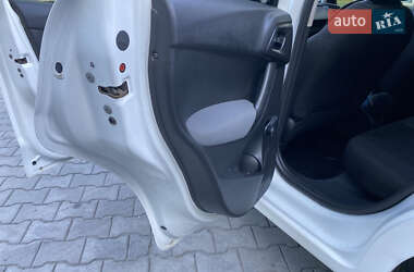Хэтчбек Citroen C3 2010 в 
