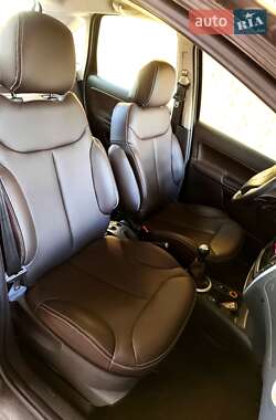 Хэтчбек Citroen C3 2006 в 