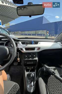 Хэтчбек Citroen C3 2011 в 