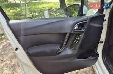 Хэтчбек Citroen C3 2016 в 