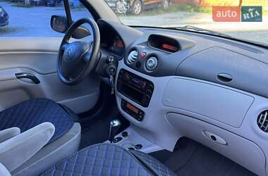 Хэтчбек Citroen C3 2003 в 