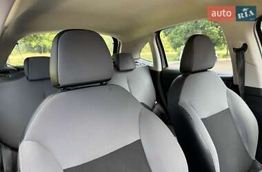 Хэтчбек Citroen C3 2010 в 