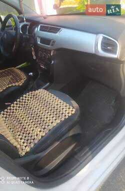 Хэтчбек Citroen C3 2012 в 