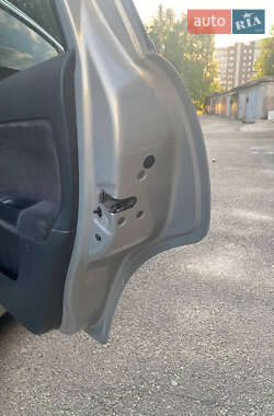 Хэтчбек Citroen C3 2008 в 