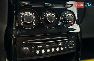 Хэтчбек Citroen C3 2014 в 