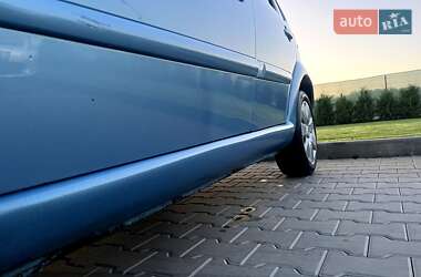 Хэтчбек Citroen C3 2002 в 